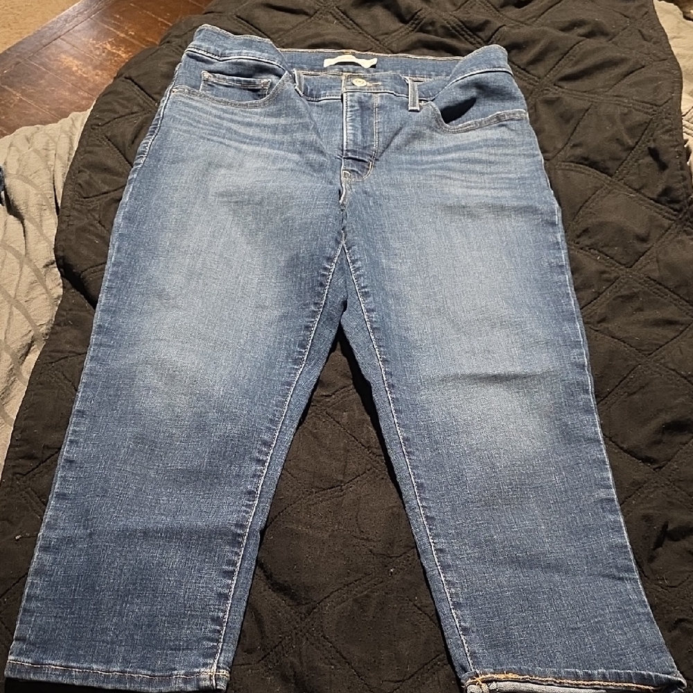 Blue Denim Women's Capris - Classic Five-Pocket Style